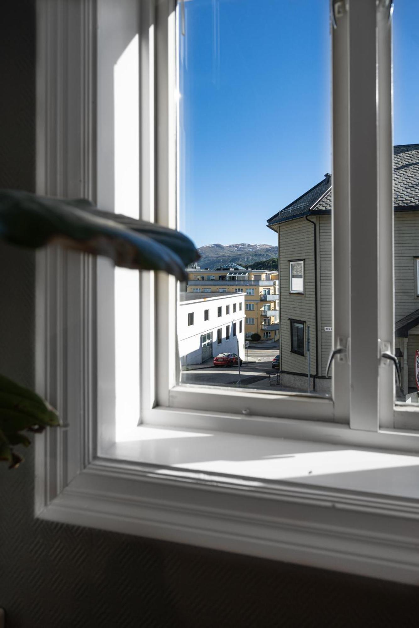 Sunny Apartment In Alesund City Exterior photo